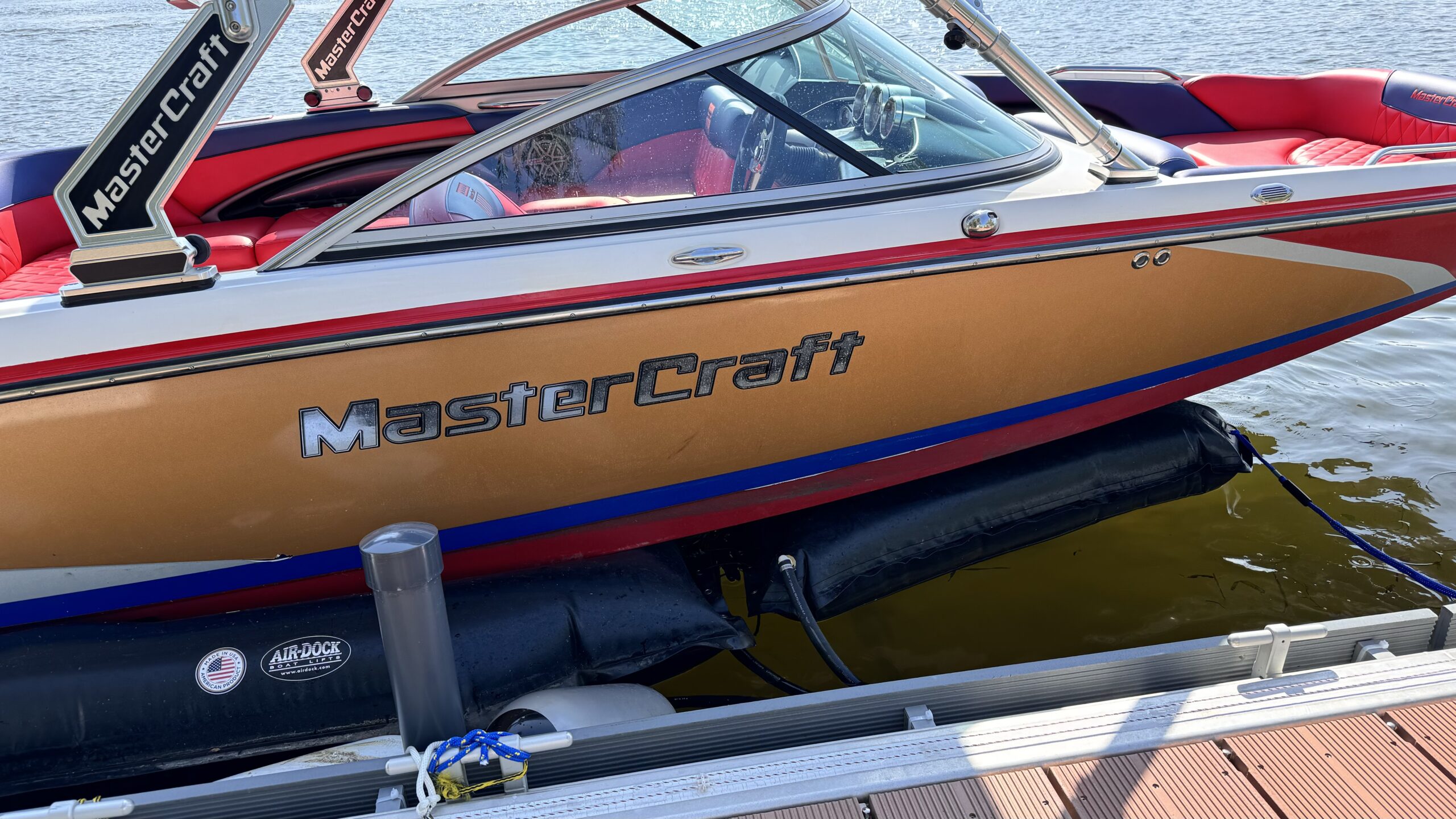 Air-Dock boat lift, Inboard boat, Inboard boat on Air-Dock, Inboard boat on boat lift, Inboard boat lift, MasterCraft